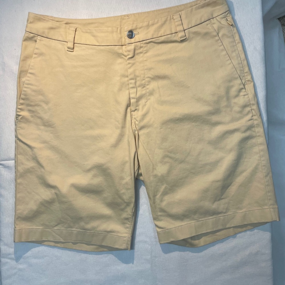 Lululemon‎ Commission Shorts Mens 33 Tan Khaki Chino Flat Front Stretch Casual